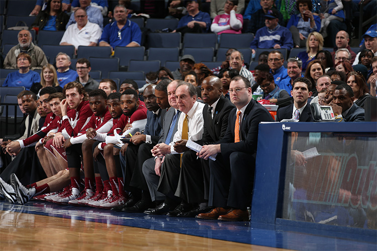 temple_mens_basketball_bench_300